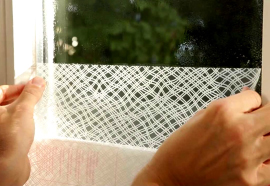Stampa Elettrostatico rimovibilePellicole adesive elettrostatiche, applicabili su vetro senza l'ausilio di colla e quindi facilmente rimovibili